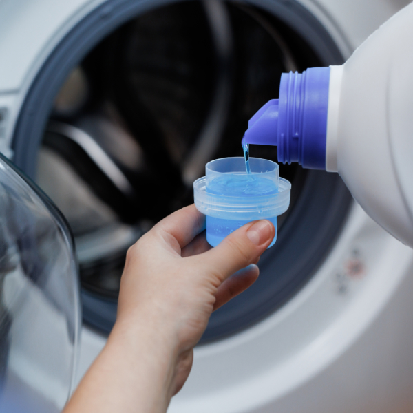 Pouring Liquid Detergent 600X600